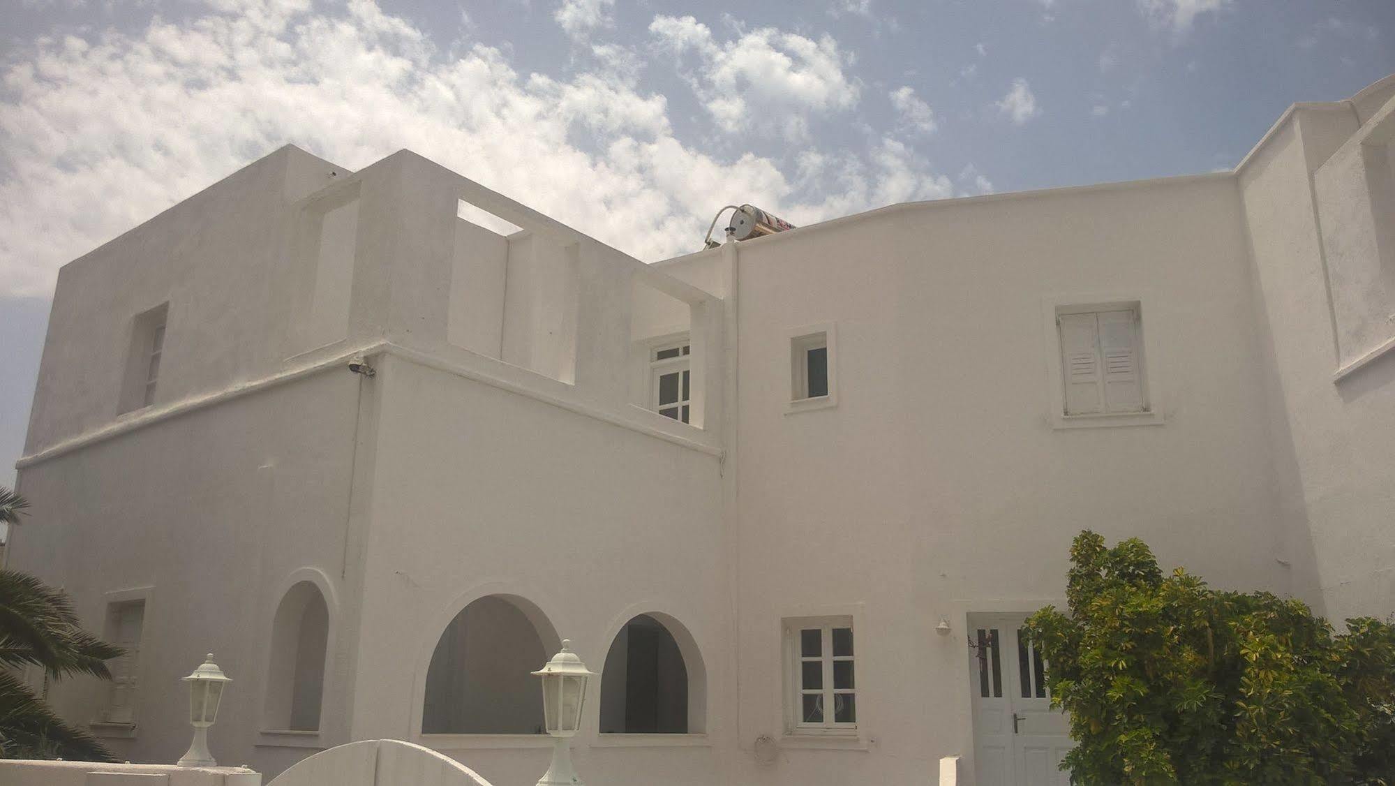 Aparthotel Three Harites Perissa  Exterior foto